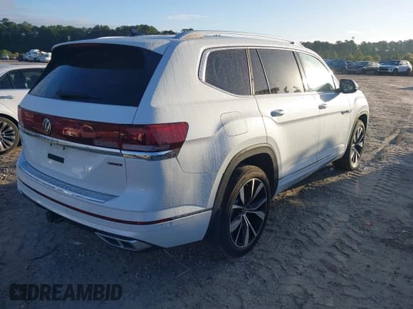✅ 2024 Volkswagen Atlas SEL Premium R-Line • VIN: 1V2FR2CAXRC584837 • Lot: 43384938. Wystawiony na IAAI z przebiegiem 24 914 mil. Bezpłatny archiwum sprzedaży aukcyjnych z USA i szczegółowy raport historii pojazdu na DreamBid. Zdjęcie 4.