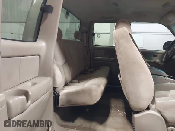 ✅ 2003 Chevrolet Silverado 2500HD LS • VIN: 1GCHK29G43E157174 • Lot: 41839189. Wystawiony na IAAI z przebiegiem 179 860 mil. Bezpłatny archiwum sprzedaży aukcyjnych z USA i szczegółowy raport historii pojazdu na DreamBid. Zdjęcie 8.