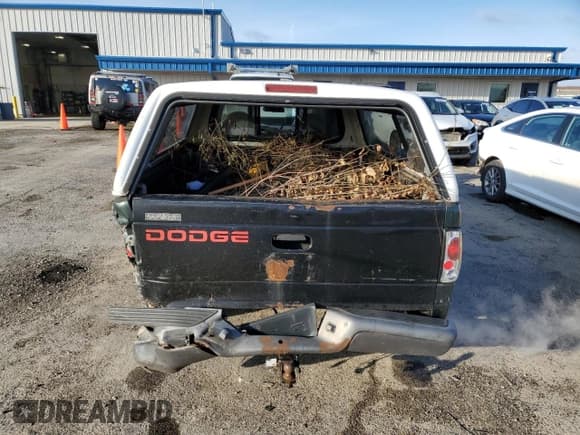 ✅ 1999 Dodge Dakota SLT • VIN: 1B7GL22X1XS199585 • Lot: 85250344. Wystawiony na Copart z przebiegiem 177 182 mil. Bezpłatny archiwum sprzedaży aukcyjnych z USA i szczegółowy raport historii pojazdu na DreamBid. Zdjęcie 6.