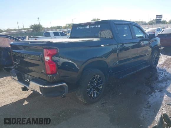 ✅ 2019 Chevrolet Silverado 1500 LT • VIN: 3GCPWCED1KG309680 • Lot: 43512317. Listed on IAAI with 84,209 mi. Free auction sales archive from the USA and detailed vehicle history report at DreamBid. Image 4.