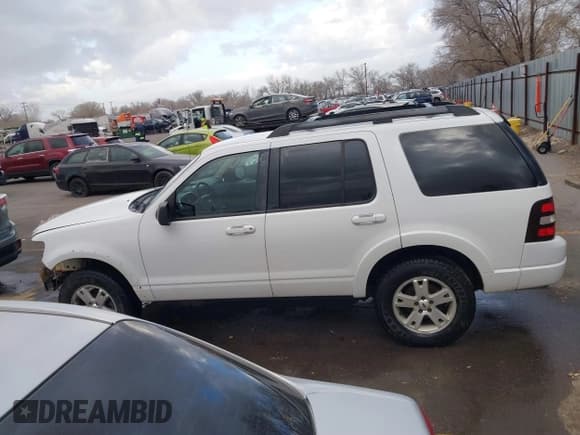 ✅ 2009 Ford Explorer XLT • VIN: 1FMEU73E29UA35599 • Lot: 41481413. Wystawiony na IAAI z przebiegiem 123 528 mil. Bezpłatny archiwum sprzedaży aukcyjnych z USA i szczegółowy raport historii pojazdu na DreamBid. Zdjęcie 15.