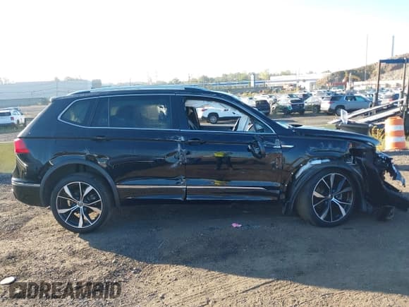 ✅ 2022 Volkswagen Tiguan SEL R-Line • VIN: 3VV4B7AX5NM152779 • Lot: 43320577. Wystawiony na IAAI z przebiegiem 18 358 mil. Bezpłatny archiwum sprzedaży aukcyjnych z USA i szczegółowy raport historii pojazdu na DreamBid. Zdjęcie 13.