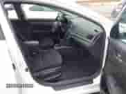 2018 Hyundai Elantra SE z VIN 5NPD74LF9JH402396, wystawiony jako IAAI lot #43290955 z przebiegiem 71 436 mil mil oraz . Historia ofert i sprzedaży dostępna na DreamBid. Obrazek 5.