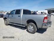 ✅ 2022 Ram 2500 Tradesman • VIN: 3C6UR5CJ6NG418677 • Lot: 70457835. Wystawiony na Copart z przebiegiem 3 284 mil. Bezpłatny archiwum sprzedaży aukcyjnych z USA i szczegółowy raport historii pojazdu na DreamBid. Zdjęcie 2.