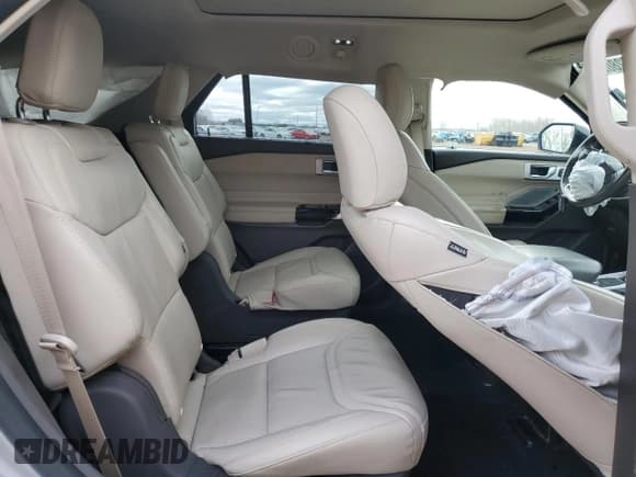 ✅ 2021 Ford Explorer Platinum • VIN: 1FM5K8HCXMGB63695 • Lot: 52802925. Wystawiony na Copart z przebiegiem 42 766 mil. Bezpłatny archiwum sprzedaży aukcyjnych z USA i szczegółowy raport historii pojazdu na DreamBid. Zdjęcie 11.