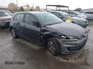 ✅ 2019 Volkswagen Golf SE • VIN: WVWKR7AU0KW902401 • Lot: 43446915. Wystawiony na IAAI z przebiegiem 58 809 mil. Bezpłatny archiwum sprzedaży aukcyjnych z USA i szczegółowy raport historii pojazdu na DreamBid. Zdjęcie 1.