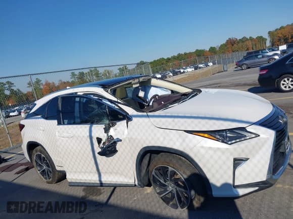 ✅ 2017 Lexus RX 450h • VIN: 2T2BGMCA2HC014141 • Lot: 43608104. Wystawiony na IAAI z przebiegiem 73 276 mil. Bezpłatny archiwum sprzedaży aukcyjnych z USA i szczegółowy raport historii pojazdu na DreamBid. Zdjęcie 13.