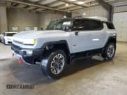 ✅ 2024 GMC Hummer EV 3X • VIN: 1GKB0RDC4RU106608 • Лот: 67714405. Опубликован ранее на Copart с пробегом 11 880 миль. Бесплатный доступ к архиву аукционных продаж из США и подробный отчёт об истории автомобиля на DreamBid. Изображение 1.