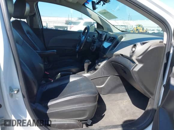 ✅ 2015 Chevrolet Sonic LTZ • VIN: 1G1JE5SB9F4117717 • Лот: 43390217. Размещён на IAAI с пробегом 221 440 миль миль. Получите бесплатный доступ к архиву аукционных продаж из США и посмотрите подробный отчёт об истории автомобиля на DreamBid. Изображение 5.