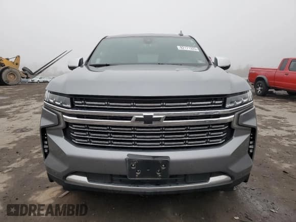✅ 2022 Chevrolet Suburban Premier • VIN: 1GNSKFKD9NR326119 • Lot: 82171323. Wystawiony na Copart z przebiegiem 23 203 mil. Bezpłatny archiwum sprzedaży aukcyjnych z USA i szczegółowy raport historii pojazdu na DreamBid. Zdjęcie 5.