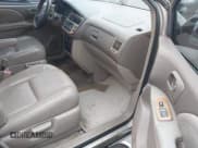 ✅ 2000 Toyota Sienna LE • VIN: 4T3ZF13C0YU304373 • Lot: 43796866. Listed on IAAI with 205,665 mi. Free auction sales archive from the USA and detailed vehicle history report at DreamBid. Image 5.