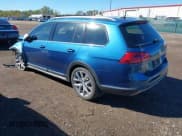 ✅ 2017 Volkswagen Golf S • VIN: 3VWH17AU1HM524869 • Lot: 43488261. Listed on IAAI with 120,216 mi. Free auction sales archive from the USA and detailed vehicle history report at DreamBid. Image 3.