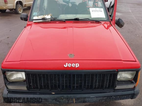 ✅ 1996 Jeep Cherokee Sport • VIN: 1J4FJ67S3TL213264 • Lot: 43252396. Listed on IAAI with 176,783 mi. Free auction sales archive from the USA and detailed vehicle history report at DreamBid. Image 10.