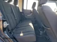 ✅ 2017 Jeep Wrangler Unlimited Sport • VIN: 1C4BJWDG2HL724962 • Lot: 95321825. Wystawiony na Copart z przebiegiem 84 371 mil. Bezpłatny archiwum sprzedaży aukcyjnych z USA i szczegółowy raport historii pojazdu na DreamBid. Zdjęcie 11.