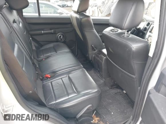 ✅ 2009 Jeep Commander Sport • VIN: 1J8HG48K39C553953 • Lot: 41863115. Listed on IAAI with 175,461 mi. Free auction sales archive from the USA and detailed vehicle history report at DreamBid. Image 8.