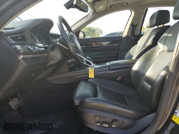 ✅ 2009 BMW 7 Series 750Li • VIN: WBAKB835X9CY61137 • Lot: 85294935. Listed on Copart with 139,231 mi. Free auction sales archive from the USA and detailed vehicle history report at DreamBid. Image 7.