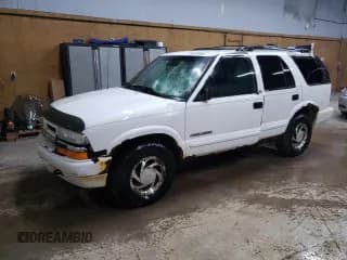 ✅ 2002 Chevrolet Blazer LS • VIN: 1GNDT13W12K136876 • Lot: 52227035. Wystawiony na Copart z przebiegiem 304 006 mil. Bezpłatny archiwum sprzedaży aukcyjnych z USA i szczegółowy raport historii pojazdu na DreamBid. Zdjęcie 1.
