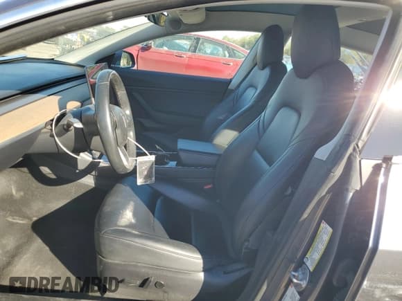 ✅ 2018 Tesla Model 3 Long Range Battery • VIN: 5YJ3E1EB4JF150291 • Lot: 85408095. Wystawiony na Copart z przebiegiem 65 333 mil. Bezpłatny archiwum sprzedaży aukcyjnych z USA i szczegółowy raport historii pojazdu na DreamBid. Zdjęcie 7.