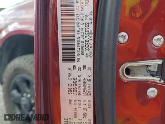 ✅ 2018 Ram 3500 SLT • VIN: 3C63R3DL7JG372822 • Lot: 85281685. Wystawiony na Copart z przebiegiem 135 358 mil. Bezpłatny archiwum sprzedaży aukcyjnych z USA i szczegółowy raport historii pojazdu na DreamBid. Zdjęcie 12.