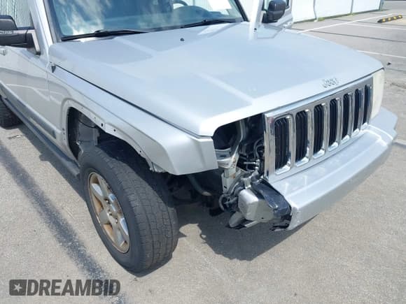 ✅ 2007 Jeep Commander Sport • VIN: 1J8HG48K67C633860 • Lot: 42670080. Wystawiony na IAAI z przebiegiem 227 412 mil. Bezpłatny archiwum sprzedaży aukcyjnych z USA i szczegółowy raport historii pojazdu na DreamBid. Zdjęcie 6.