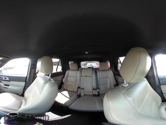 ✅ 2015 Ford Explorer Limited • VIN: 1FM5K8F88FGC69323 • Lot: 42254308. Wystawiony na IAAI z przebiegiem 309 905 mil. Bezpłatny archiwum sprzedaży aukcyjnych z USA i szczegółowy raport historii pojazdu na DreamBid. Zdjęcie 18.