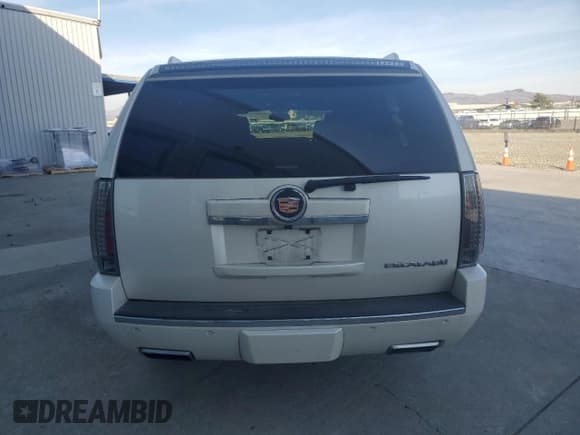 ✅ 2013 Cadillac Escalade ESV Premium • VIN: 1GYS3JEF9DR120491 • Лот: 90301835. Опубликован ранее на Copart с пробегом 151 513 миль. Бесплатный доступ к архиву аукционных продаж из США и подробный отчёт об истории автомобиля на DreamBid. Изображение 6.