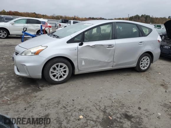 ✅ 2014 Toyota Prius Three • VIN: JTDZN3EUXEJ010610 • Lot: 90786705. Wystawiony na Copart z przebiegiem 157 032 mil. Bezpłatny archiwum sprzedaży aukcyjnych z USA i szczegółowy raport historii pojazdu na DreamBid. Zdjęcie 1.