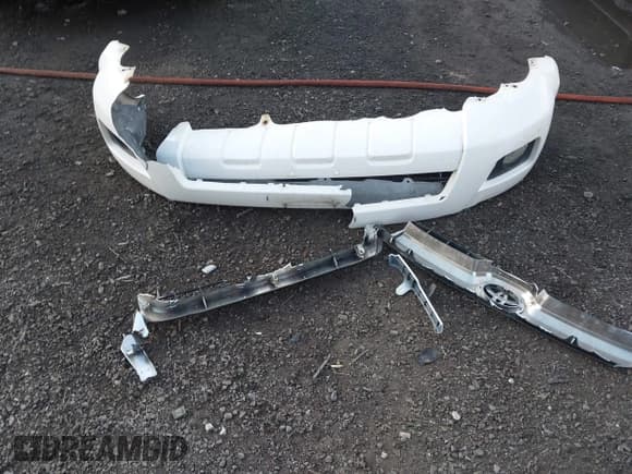 ✅ 2006 Toyota 4Runner SR5 • VIN: JTEBT14R660062246 • Лот: 43519501. Опубликован ранее на IAAI с пробегом 197 221 миль. Бесплатный доступ к архиву аукционных продаж из США и подробный отчёт об истории автомобиля на DreamBid. Изображение 12.