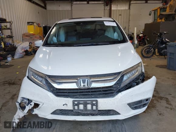 ✅ 2018 Honda Odyssey Touring • VIN: 5FNRL6H84JB020671 • Lot: 42409316. Wystawiony na IAAI z przebiegiem 81 747 mil. Bezpłatny archiwum sprzedaży aukcyjnych z USA i szczegółowy raport historii pojazdu na DreamBid. Zdjęcie 12.
