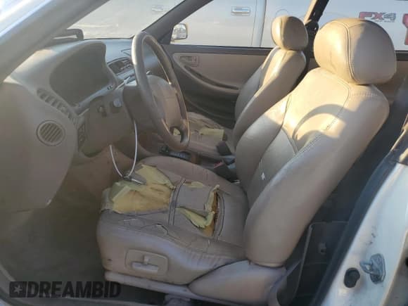 ✅ 1996 Lexus ES 300 • VIN: JT8BF12G9T0162042 • Lot: 82494384. Listed on Copart with 331,371 mi. Free auction sales archive from the USA and detailed vehicle history report at DreamBid. Image 7.