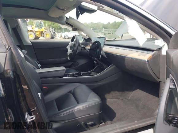 ✅ 2019 Tesla Model 3 Long Range • VIN: 5YJ3E1EB7KF191225 • Lot: 43083514. Listed on IAAI with 87,376 mi. Free auction sales archive from the USA and detailed vehicle history report at DreamBid. Image 5.