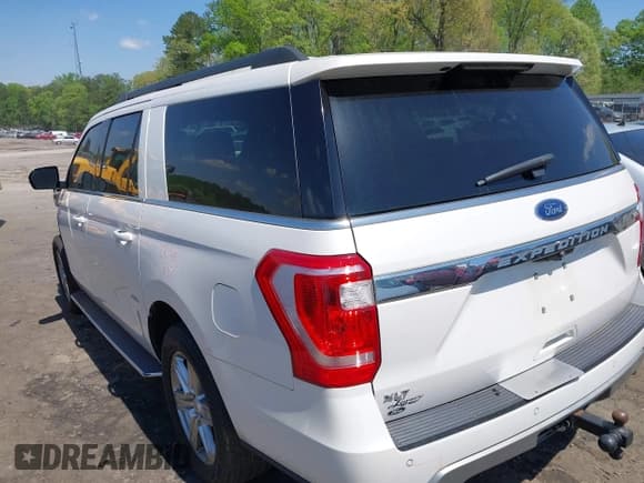 ✅ 2019 Ford Expedition Max XLT • VIN: 1FMJK1HT8KEA16094 • Lot: 41984049. Listed on IAAI with 104,554 mi. Free auction sales archive from the USA and detailed vehicle history report at DreamBid. Image 3.