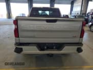 ✅ 2019 Chevrolet Silverado 1500 RST • VIN: 1GCRYEED4KZ208499 • Lot: 82109795. Wystawiony na Copart z przebiegiem 70 871 mil. Bezpłatny archiwum sprzedaży aukcyjnych z USA i szczegółowy raport historii pojazdu na DreamBid. Zdjęcie 6.