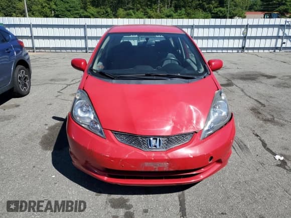 ✅ 2013 Honda Fit • VIN: JHMGE8H31DC021794 • Lot: 70374615. Wystawiony na Copart z przebiegiem 150 159 mil. Bezpłatny archiwum sprzedaży aukcyjnych z USA i szczegółowy raport historii pojazdu na DreamBid. Zdjęcie 5.