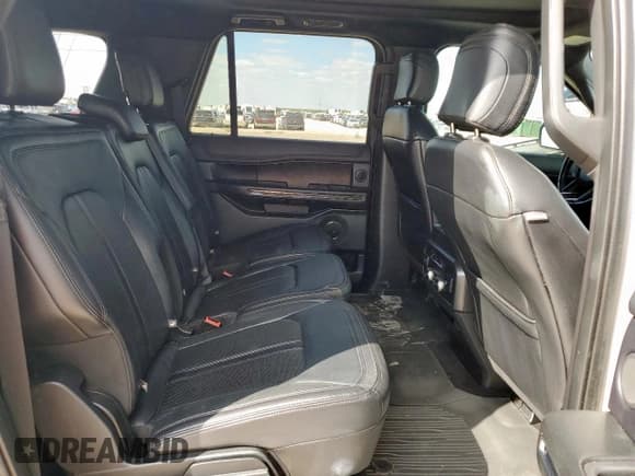 ✅ 2019 Ford Expedition Max Limited • VIN: 1FMJK2AT2KEA18228 • Lot: 81638885. Wystawiony na Copart z przebiegiem 110 870 mil. Bezpłatny archiwum sprzedaży aukcyjnych z USA i szczegółowy raport historii pojazdu na DreamBid. Zdjęcie 11.