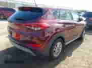 2017 Hyundai Tucson Sport z VIN KM8J3CA26HU472250, wystawiony jako IAAI lot #42591705 z przebiegiem 63 826 mil mil oraz . Historia ofert i sprzedaży dostępna na DreamBid. Obrazek 4.
