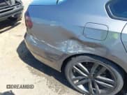 ✅ 2017 Volkswagen Passat R-Line • VIN: 1VWDT7A38HC004959 • Лот: 43348261. Опубликован ранее на IAAI с пробегом 105 849 миль. Бесплатный доступ к архиву аукционных продаж из США и подробный отчёт об истории автомобиля на DreamBid. Изображение 17.