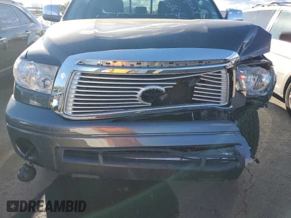 ✅ 2013 Toyota Tundra Limited • VIN: 5TFBY5F12DX319086 • Lot: 75389714. Wystawiony na Copart z przebiegiem 83 309 mil. Bezpłatny archiwum sprzedaży aukcyjnych z USA i szczegółowy raport historii pojazdu na DreamBid. Zdjęcie 11.