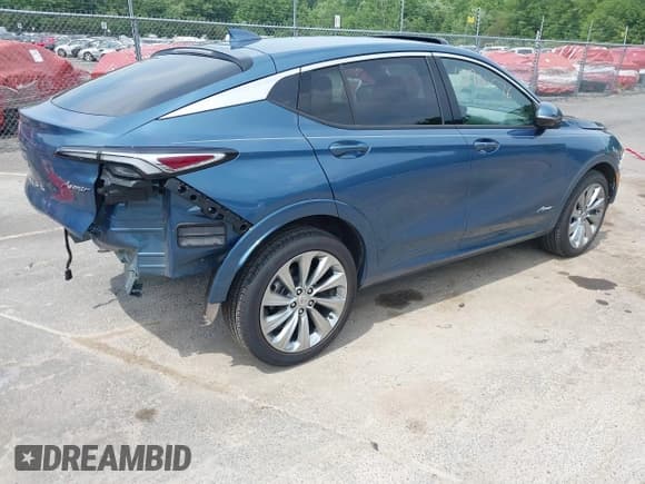 ✅ 2024 Buick Envista Avenir • VIN: KL47LCE21RB175225 • Lot: 42700576. Listed on IAAI with 12,659 mi. Free auction sales archive from the USA and detailed vehicle history report at DreamBid. Image 4.