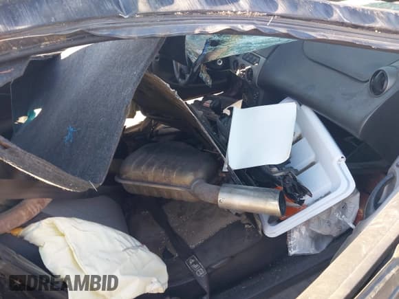 ✅ 2000 Mercury Cougar • VIN: 1ZWHT61LXY5612168 • Lot: 42056837. Wystawiony na IAAI z przebiegiem Nie podano. Bezpłatny archiwum sprzedaży aukcyjnych z USA i szczegółowy raport historii pojazdu na DreamBid. Zdjęcie 5.