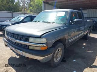 ✅ 1999 Chevrolet Silverado 2500 LS • VIN: 1GCGC29U0XE197465 • Lot: 41982958. Wystawiony na IAAI z przebiegiem Nie podano. Bezpłatny archiwum sprzedaży aukcyjnych z USA i szczegółowy raport historii pojazdu na DreamBid. Zdjęcie 2.