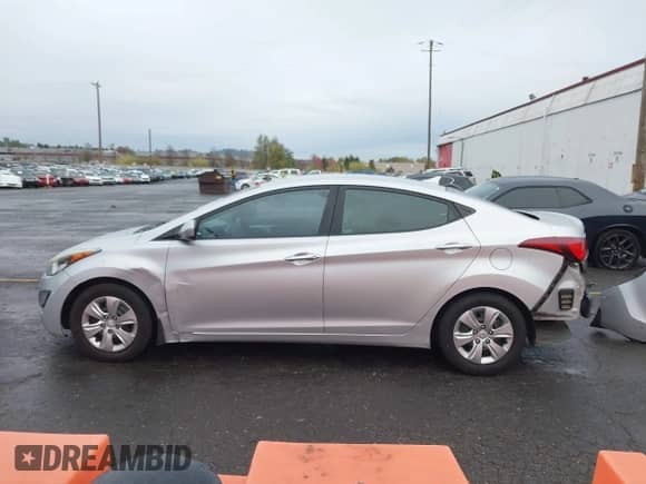2016 Hyundai Elantra SE с VIN KMHDH4AE1GU483699, выставлен на аукционе IAAI как лот 43611187 с пробегом 183 463 миль миль и . История ставок и продаж доступна на DreamBid. Изображение 15.