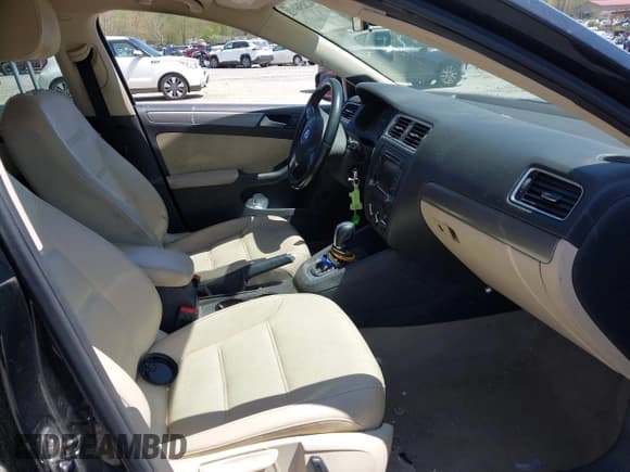 ✅ 2014 Volkswagen Jetta TDI w/Premium/Nav • VIN: 3VWLL7AJXEM435467 • Lot: 42056011. Listed on IAAI with 167,534 mi. Free auction sales archive from the USA and detailed vehicle history report at DreamBid. Image 5.