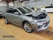 ✅ 2025 Buick Envista Avenir • VIN: KL47LCEP0SB221161 • Lot: 70740165. Wystawiony na Copart z przebiegiem 4 mil. Bezpłatny archiwum sprzedaży aukcyjnych z USA i szczegółowy raport historii pojazdu na DreamBid. Zdjęcie 4.