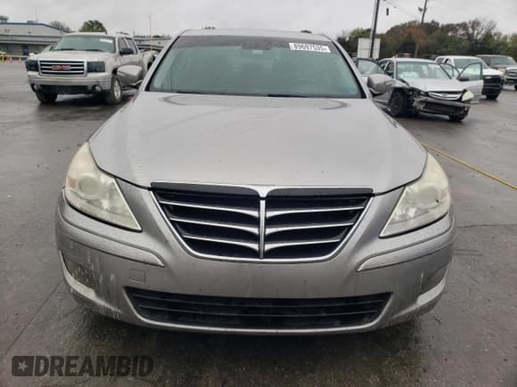 ✅ 2010 Hyundai Genesis • VIN: KMHGC4DE0AU095457 • Lot: 89697535. Wystawiony na Copart z przebiegiem 160 918 mil. Bezpłatny archiwum sprzedaży aukcyjnych z USA i szczegółowy raport historii pojazdu na DreamBid. Zdjęcie 5.