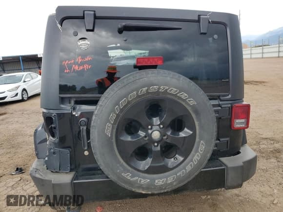 ✅ 2018 Jeep Wrangler Unlimited Sahara • VIN: 1C4HJWEG4JL929679 • Lot: 66548135. Wystawiony na Copart z przebiegiem Nie podano. Bezpłatny archiwum sprzedaży aukcyjnych z USA i szczegółowy raport historii pojazdu na DreamBid. Zdjęcie 6.