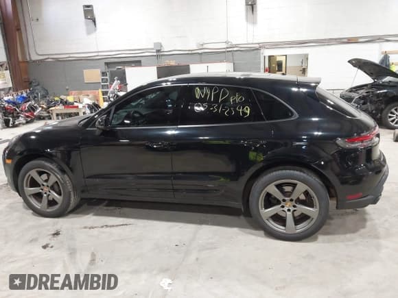 ✅ 2022 Porsche Macan • VIN: WP1AA2A54NLB11338 • Lot: 42476948. Wystawiony na IAAI z przebiegiem 34 906 mil. Bezpłatny archiwum sprzedaży aukcyjnych z USA i szczegółowy raport historii pojazdu na DreamBid. Zdjęcie 14.