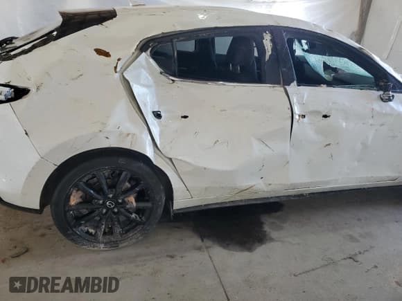 ✅ 2021 Mazda 3 Premium • VIN: JM1BPAML9M1300070 • Лот: 57871545. Опубликован ранее на Copart с пробегом Не указан. Бесплатный доступ к архиву аукционных продаж из США и подробный отчёт об истории автомобиля на DreamBid. Изображение 10.
