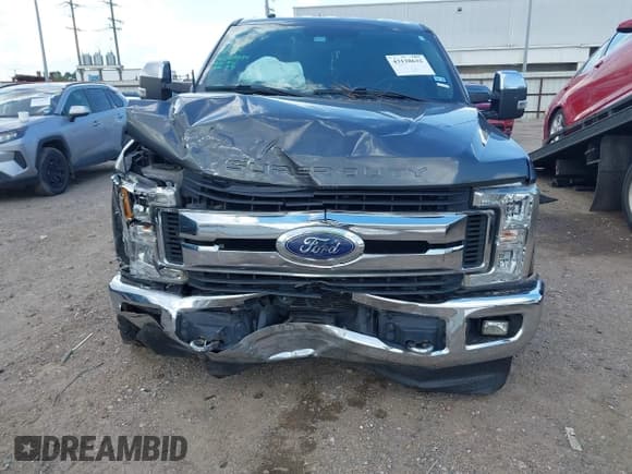 ✅ 2019 Ford F-250 XL • VIN: 1FT7W2BT7KEE03043 • Лот: 43128632. Опубликован ранее на IAAI с пробегом 178 854 миль. Бесплатный доступ к архиву аукционных продаж из США и подробный отчёт об истории автомобиля на DreamBid. Изображение 12.