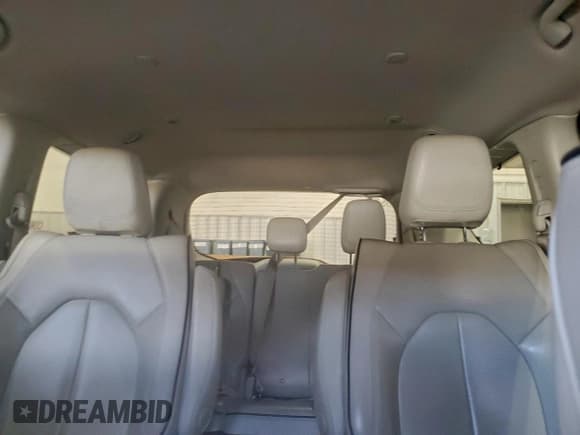 ✅ 2018 Chrysler Pacifica Hybrid Limited • VIN: 2C4RC1N71JR144884 • Lot: 95521335. Wystawiony na Copart z przebiegiem 132 897 mil. Bezpłatny archiwum sprzedaży aukcyjnych z USA i szczegółowy raport historii pojazdu na DreamBid. Zdjęcie 10.